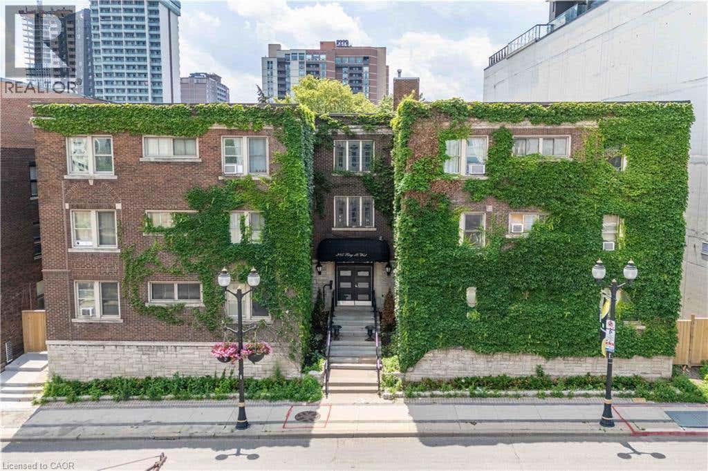 285 KING STREET W UNIT# 4