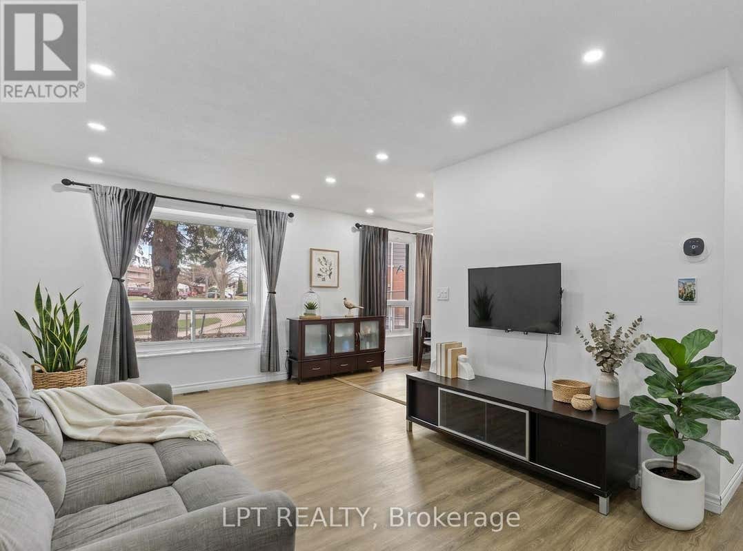 55H CHAUCER CRESCENT