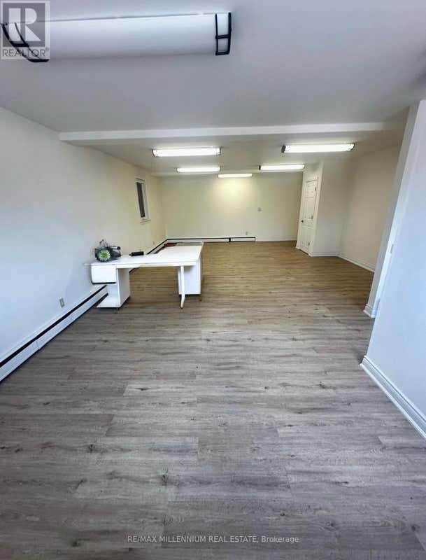 UPPER #2 - 224 QUEEN STREET S