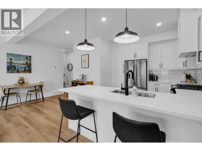 707 4274 22ND AVENUE