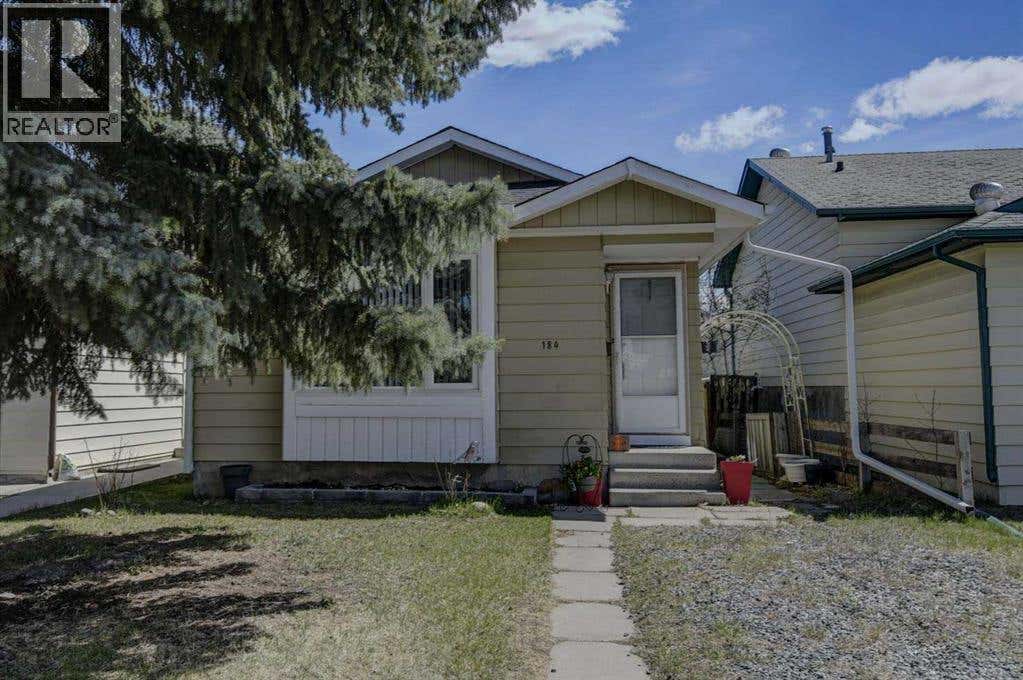 184 ERIN CROFT CRESCENT SE