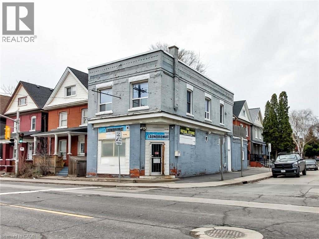 443 WENTWORTH STREET N