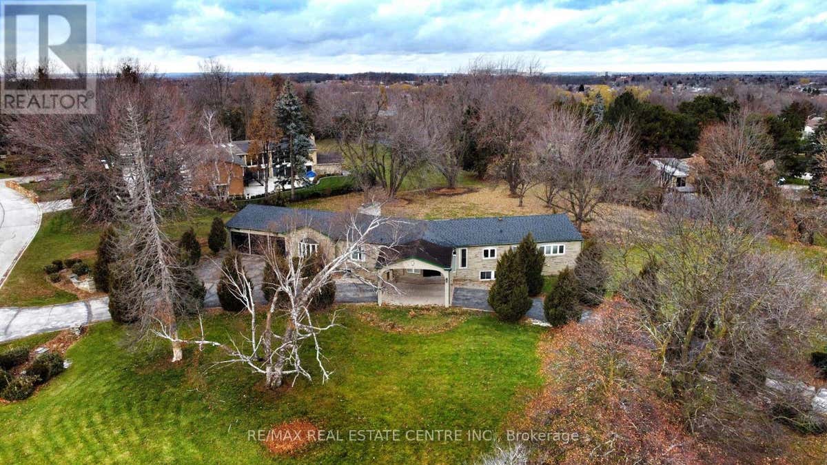20 CRESCENT HILL DRIVE N