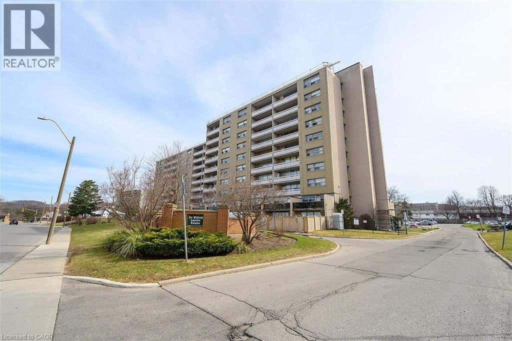 15 ALBRIGHT ROAD UNIT# 811
