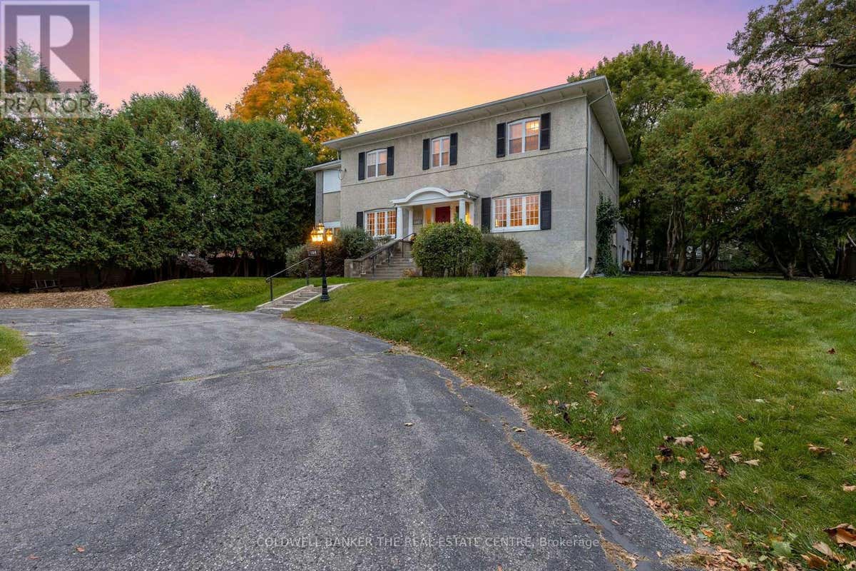 154 VICTORIA STREET, Newmarket (Central Newmarket), ON L3Y4C8 House For