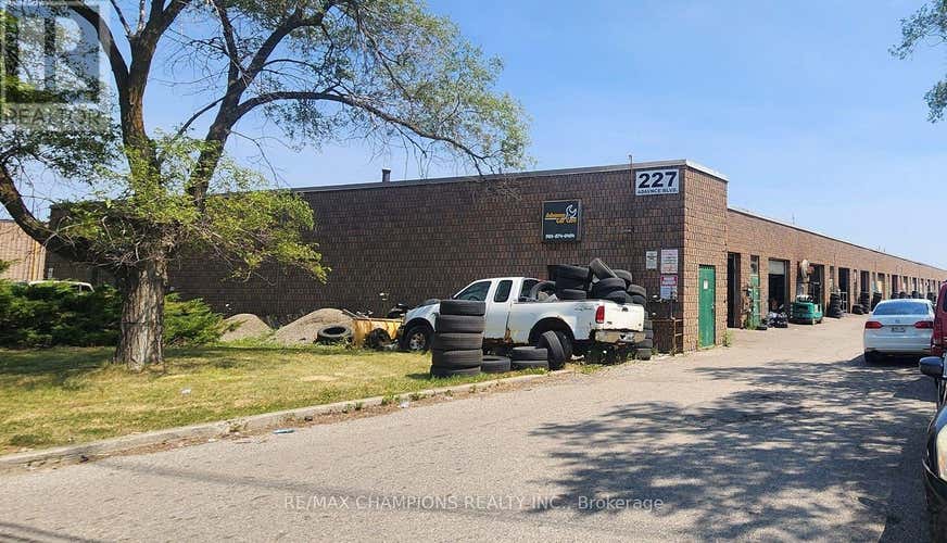 11 - 227 ADVANCE BOULEVARD
