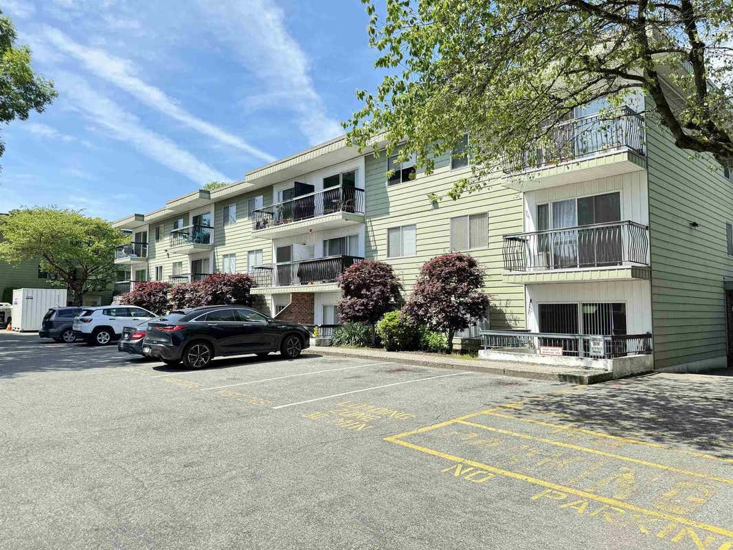 215A 8635 120 STREET, Delta, BC V4C6R5 Condo For Sale RE/MAX R2936719