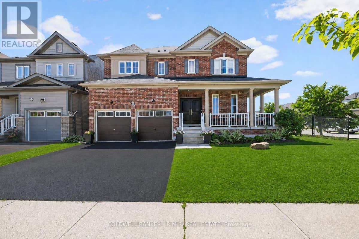 3 DON HADDEN CRESCENT