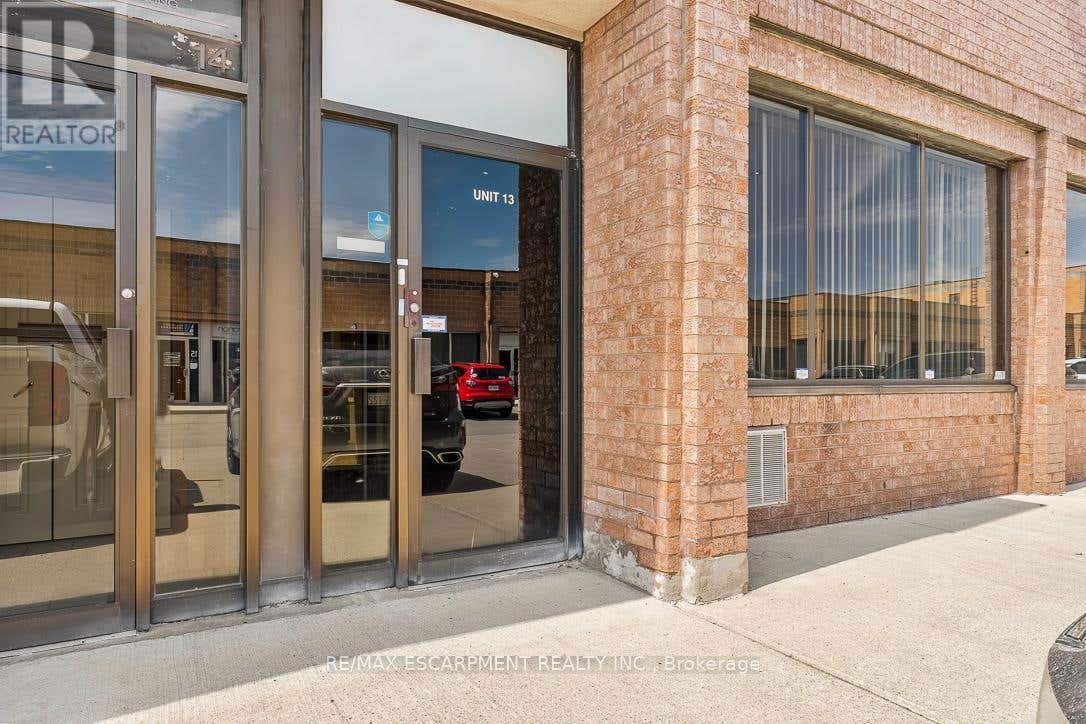 13 - 2400 WYECROFT ROAD