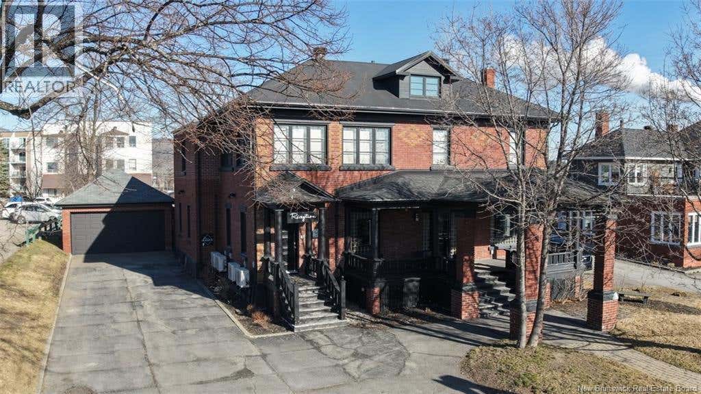 87 DE L'ÉGLISE STREET