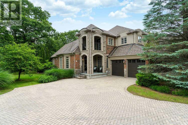 4 - 10 KENDRICK CRESCENT