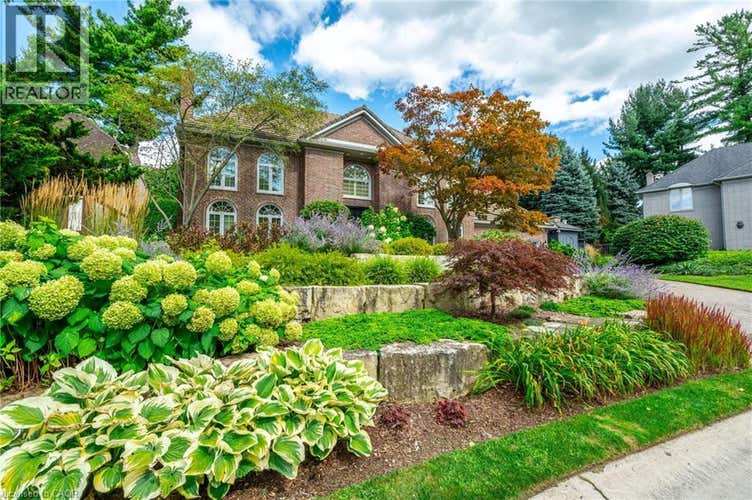 45 PEPPERTREE Crescent