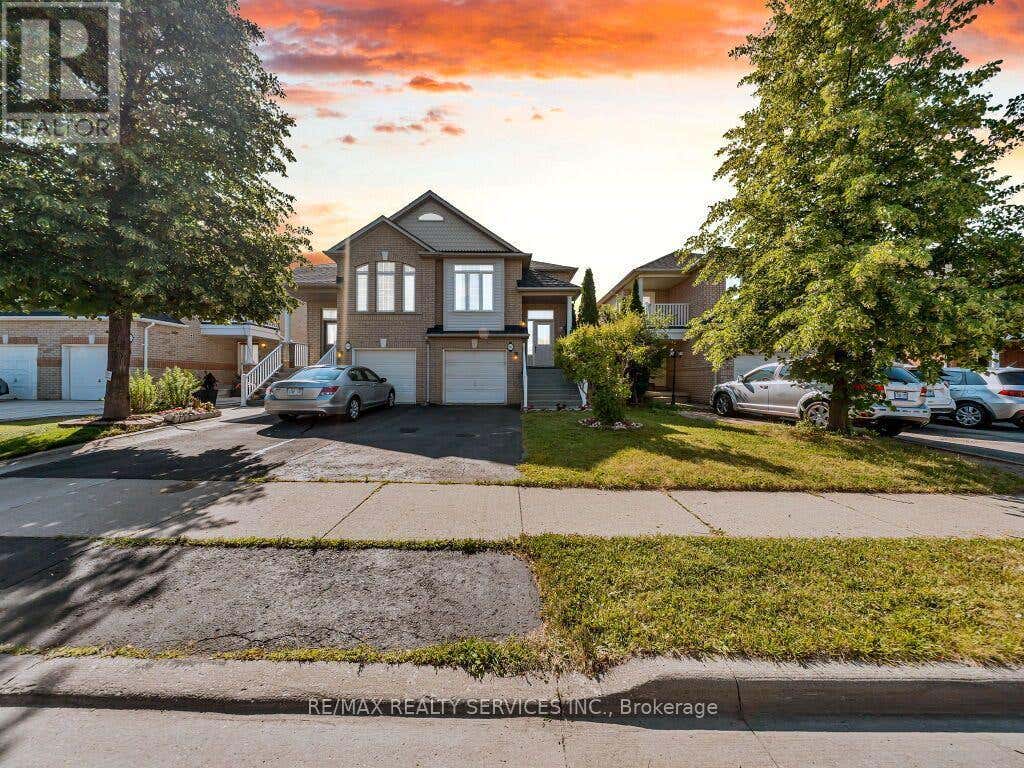 101 RIVER ROCK CRESCENT