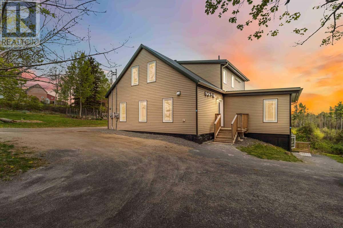 42 CORNWALL ROAD