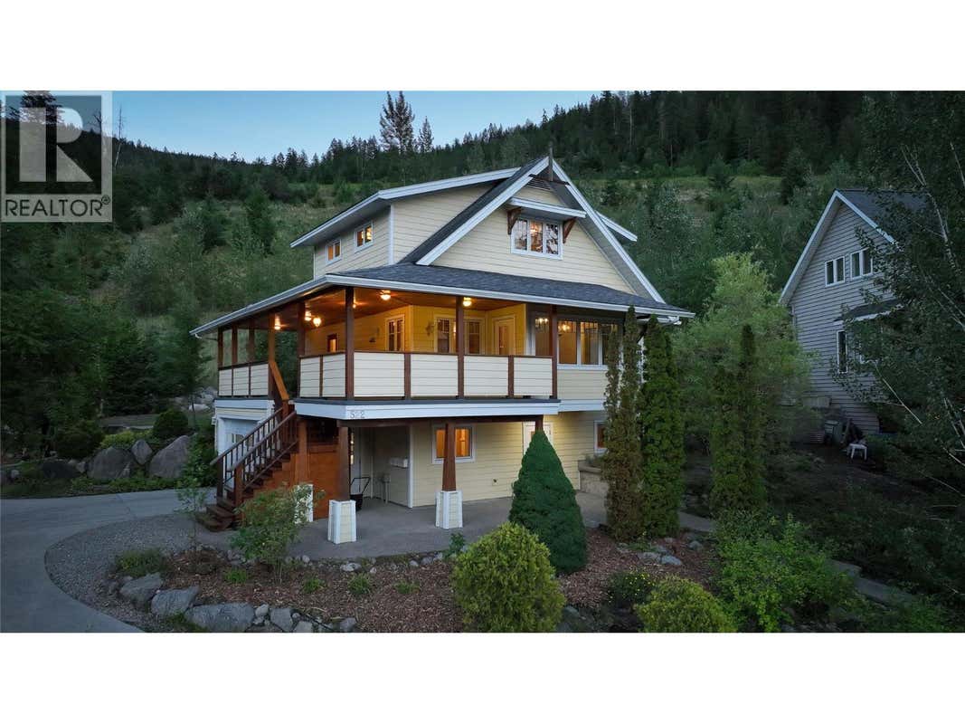 522 FOSTER PLACE