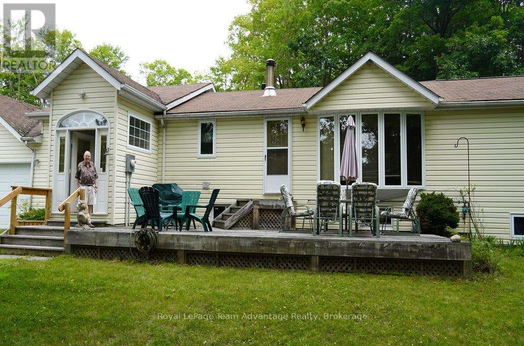 101 & 99 CARLING BAY ROAD E