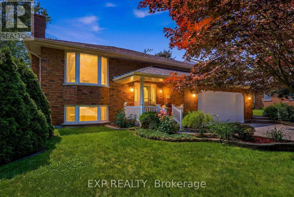 12 FERN GATE