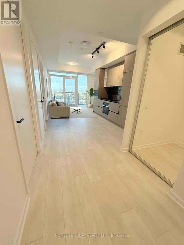 2107 10 GRAPHOPHONE GROVE, Toronto (DovercourtWallace Emerson