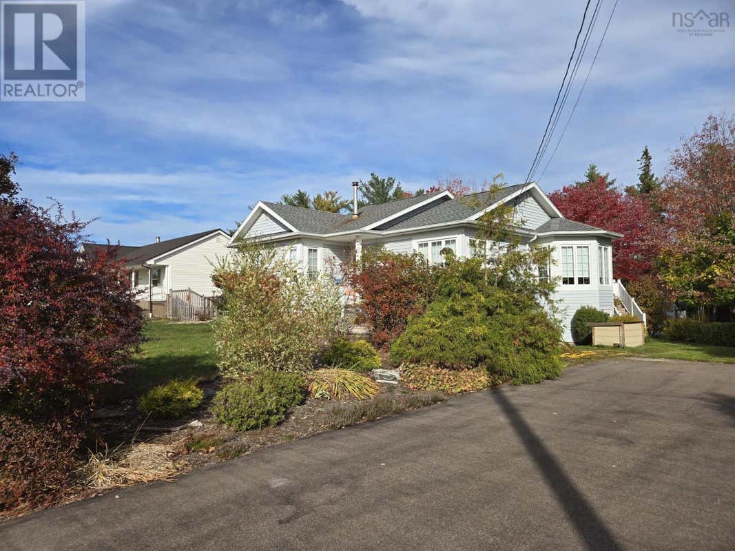 40 SILVERWOOD DR.