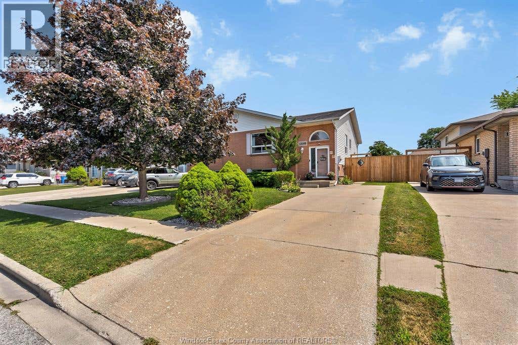 12589 HORWOOD CRESCENT
