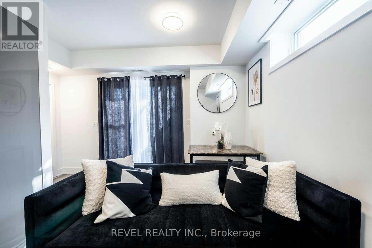 112 6065 MCLEOD ROAD, Niagara Falls, ON L2G3E6 À louer RE/MAX