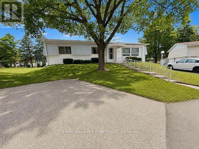 2 POPLAR COURT