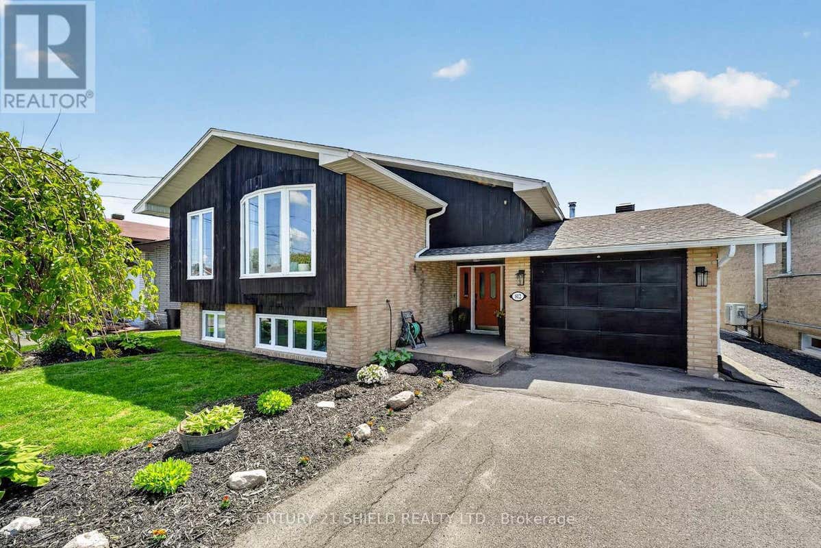 The Hill-138 Real Estate - Houses for Sale in The Hill-138 | REMAX