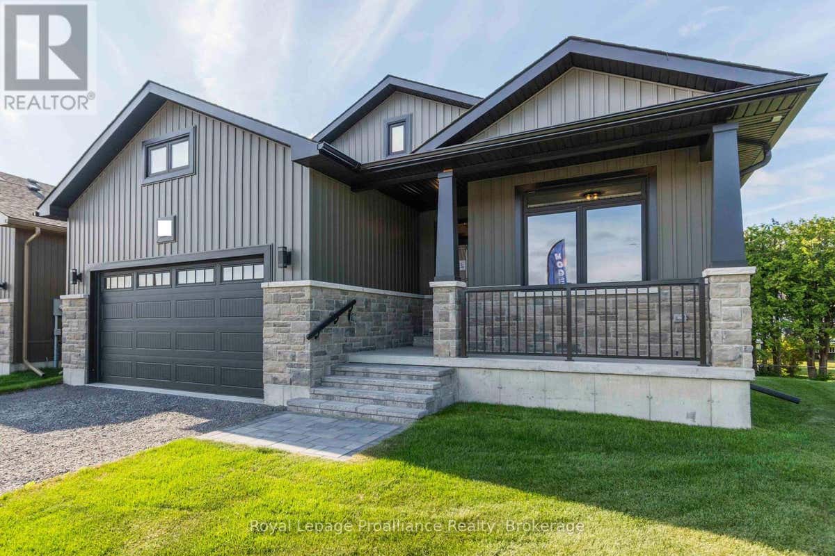 31 MACKENZIE JOHN CRESCENT