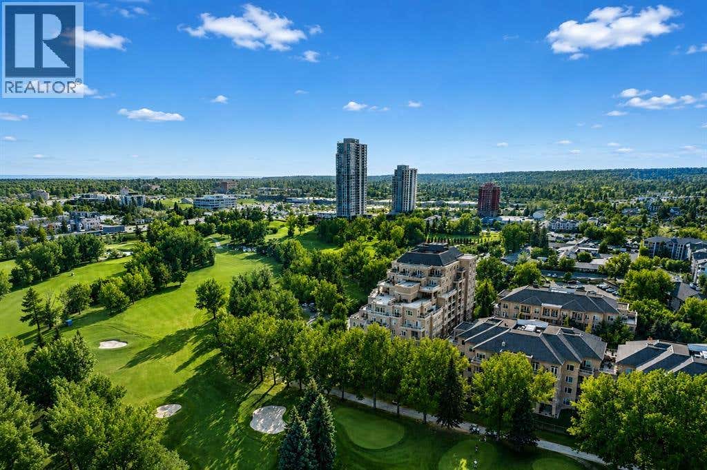 404, 4 HEMLOCK CRESCENT SW