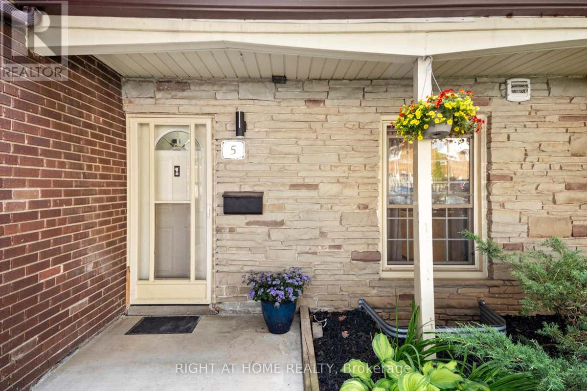 5 ARBOUR GLEN CRESCENT