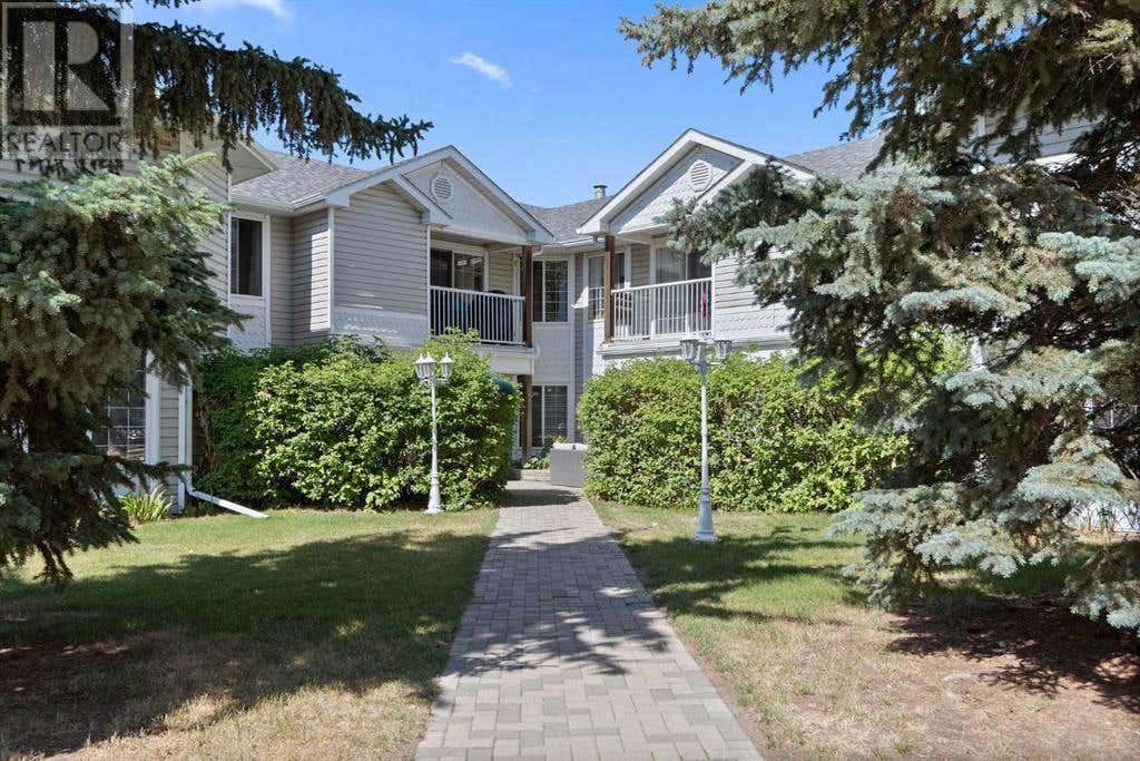 101, 5510 Kerry Wood Drive, Red Deer, AB T4N7A1 À vendre RE/MAX A2166872