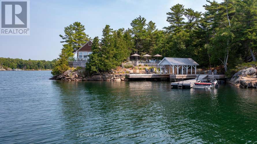 (LAKESIDE & BLUEBERRY PT) - 2 A258 ISLAND