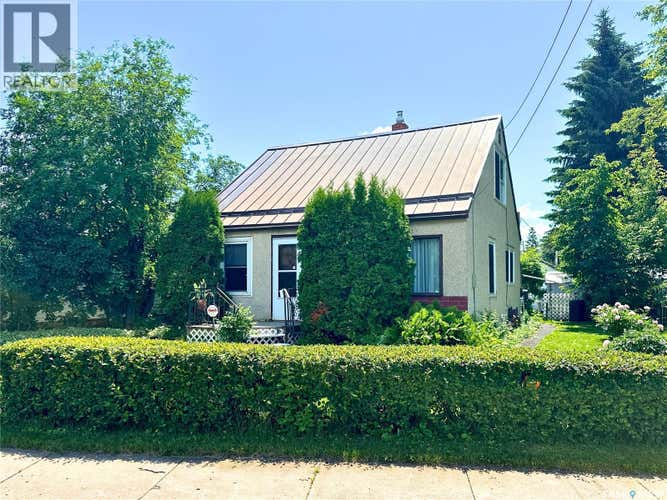 249 6th STREET E