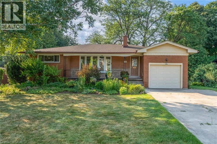 654 HIAWATHA Boulevard