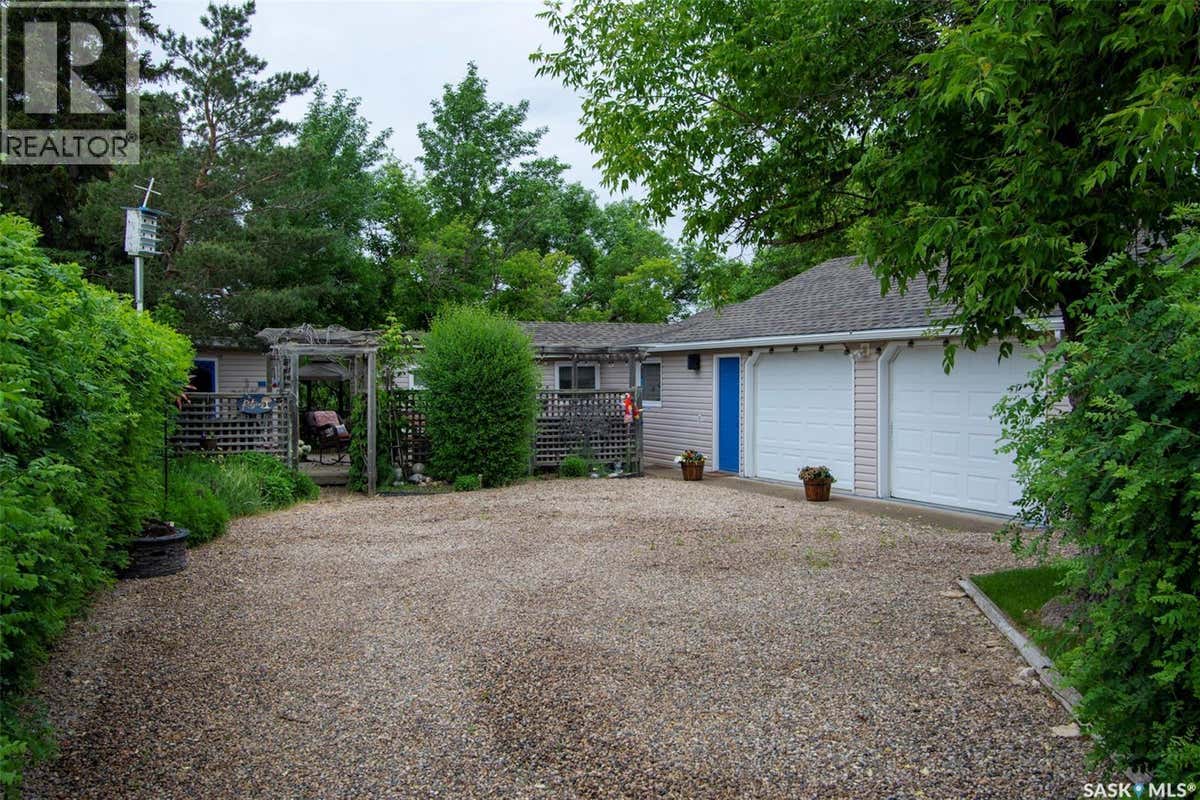 106 NICOLL AVENUE