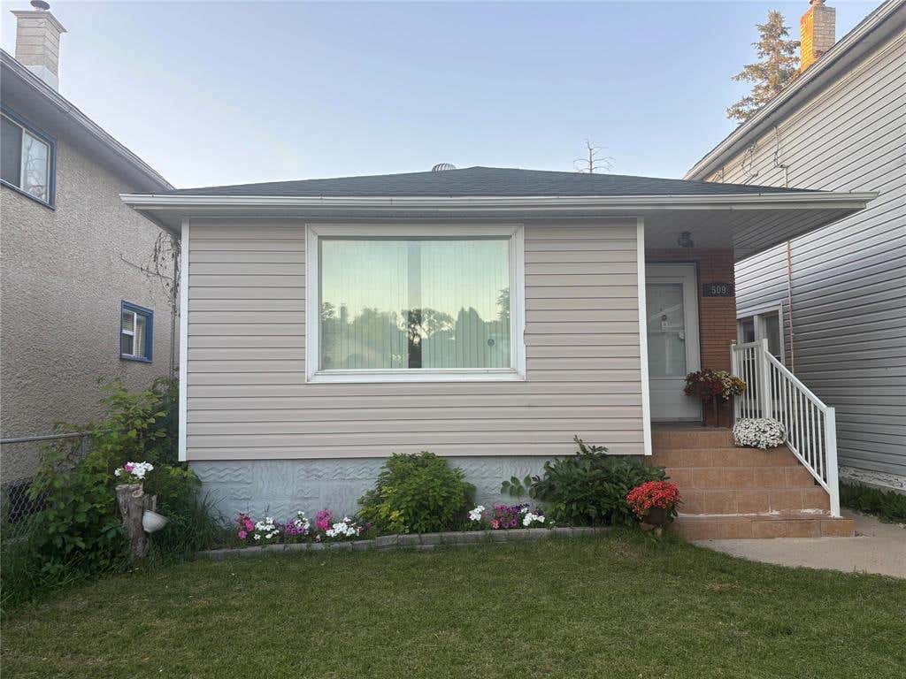 509 MOUNTAIN AVENUE W