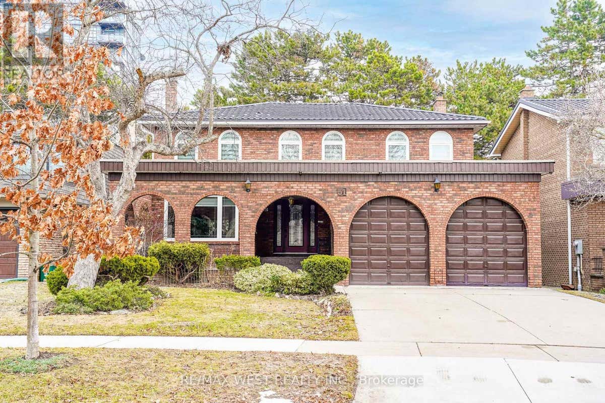 31 CANTERBURY CRESCENT