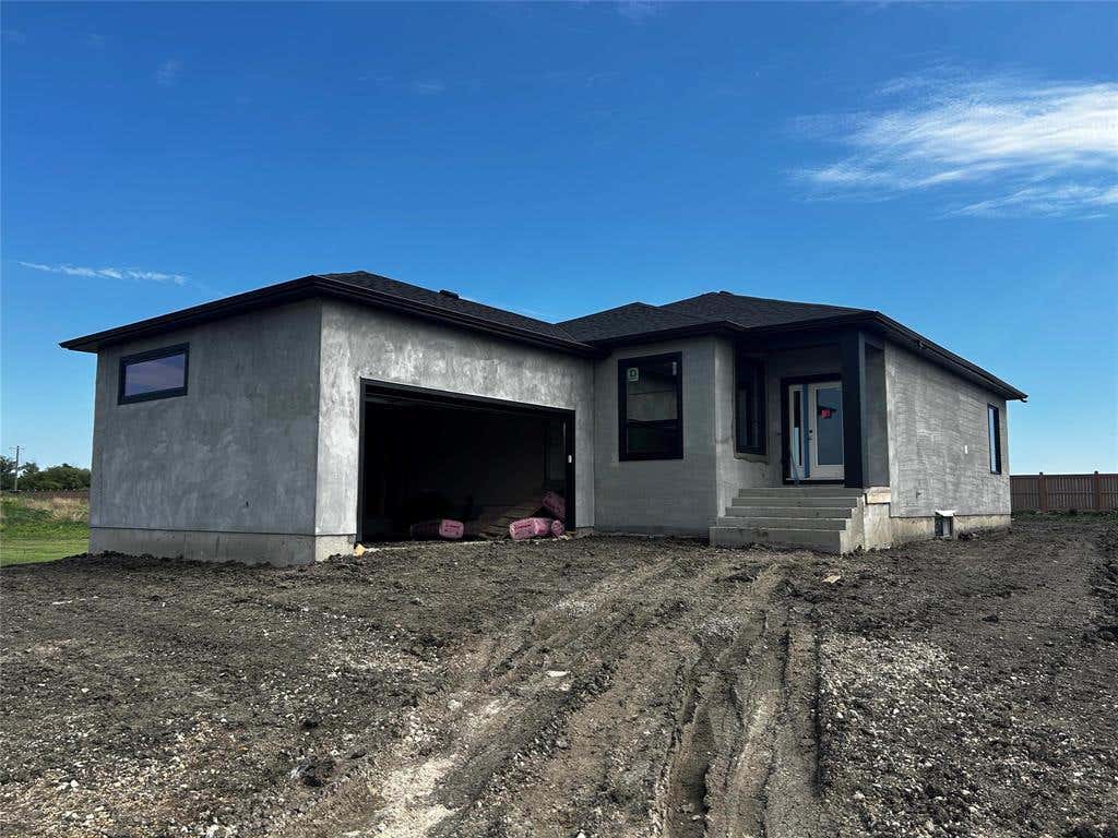 21 FIELDSTONE CRESCENT
