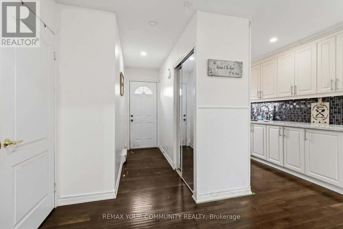 11 GRANTBROOK COURT