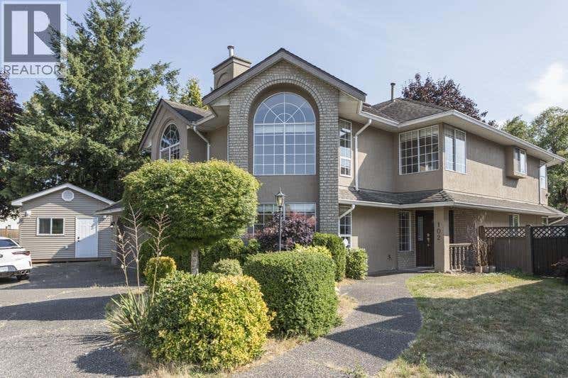 102 VISCOUNT PLACE