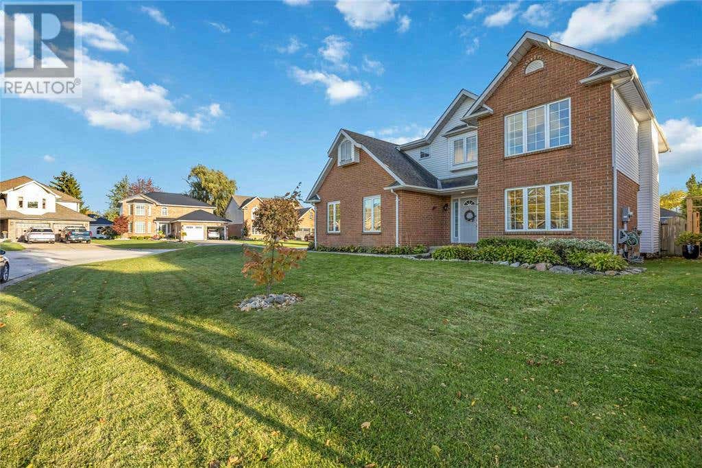 3061 MAIDSTONE CRESCENT, Sarnia, ON N0N1C0 House For Sale RE/MAX