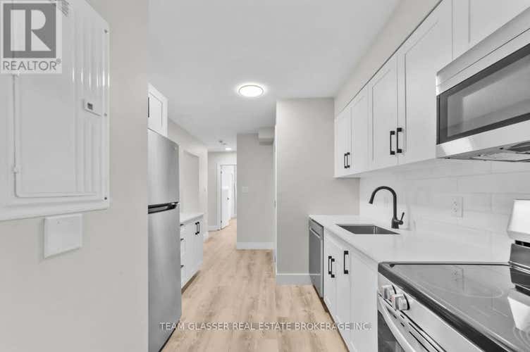 UNIT 6 - 400 SCENIC DRIVE