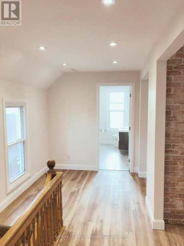 #UPPER - 61 PHIPPS STREET