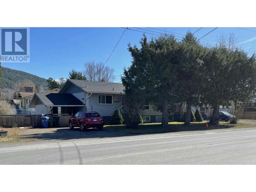 3710 EBY STREET, Terrace, BC V8G2Z6 Duplex For Sale RE/MAX R2926059