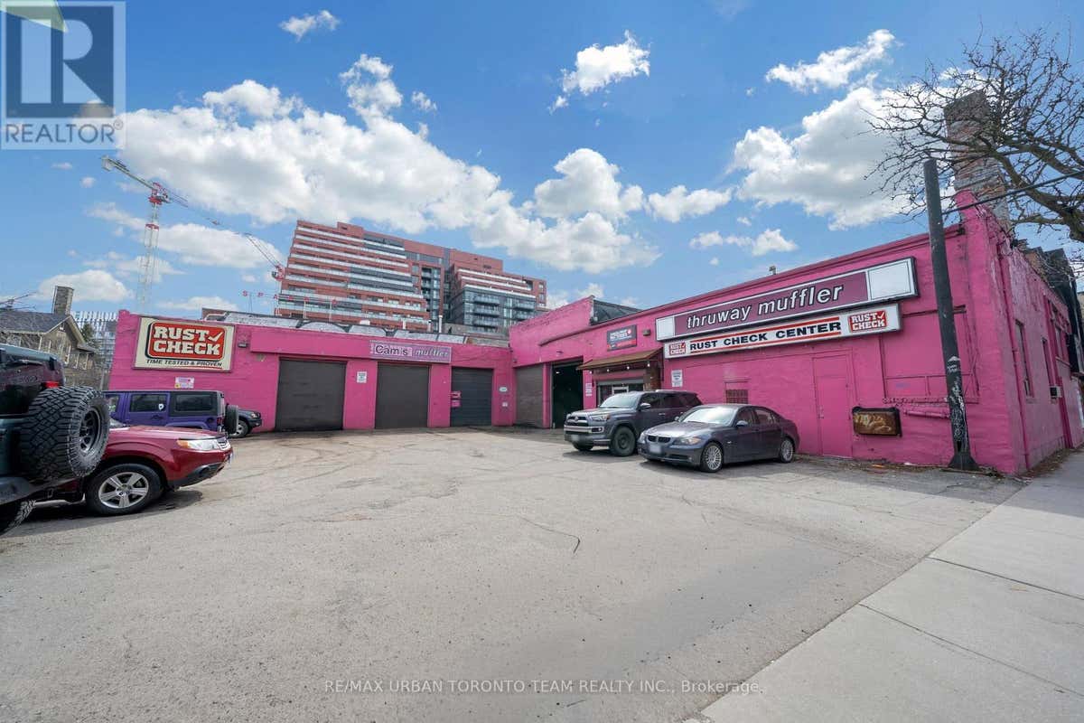 475/477 KING STREET E