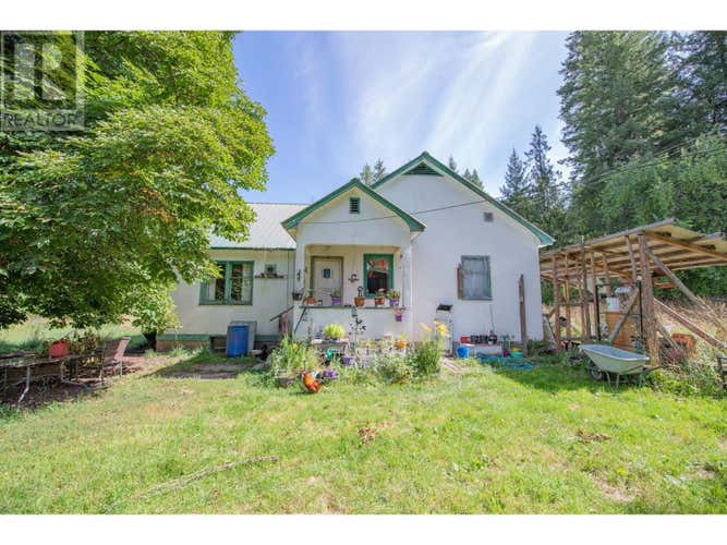 2405 Mabel Lake Road