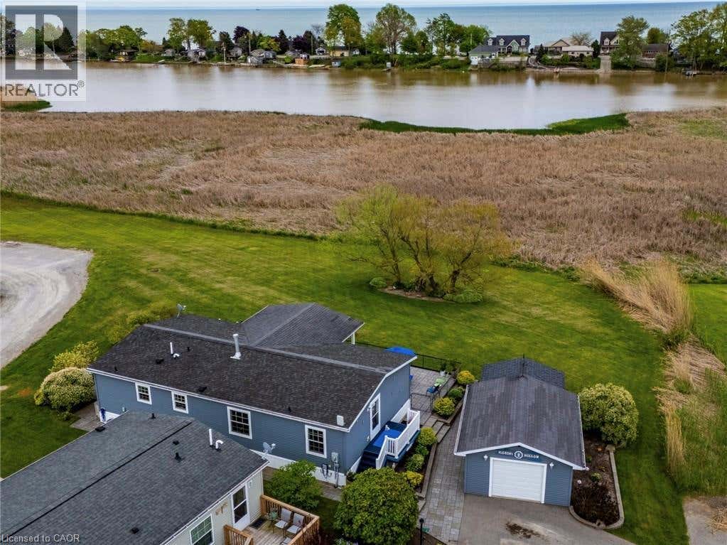 2 HICKORY HOLLOW