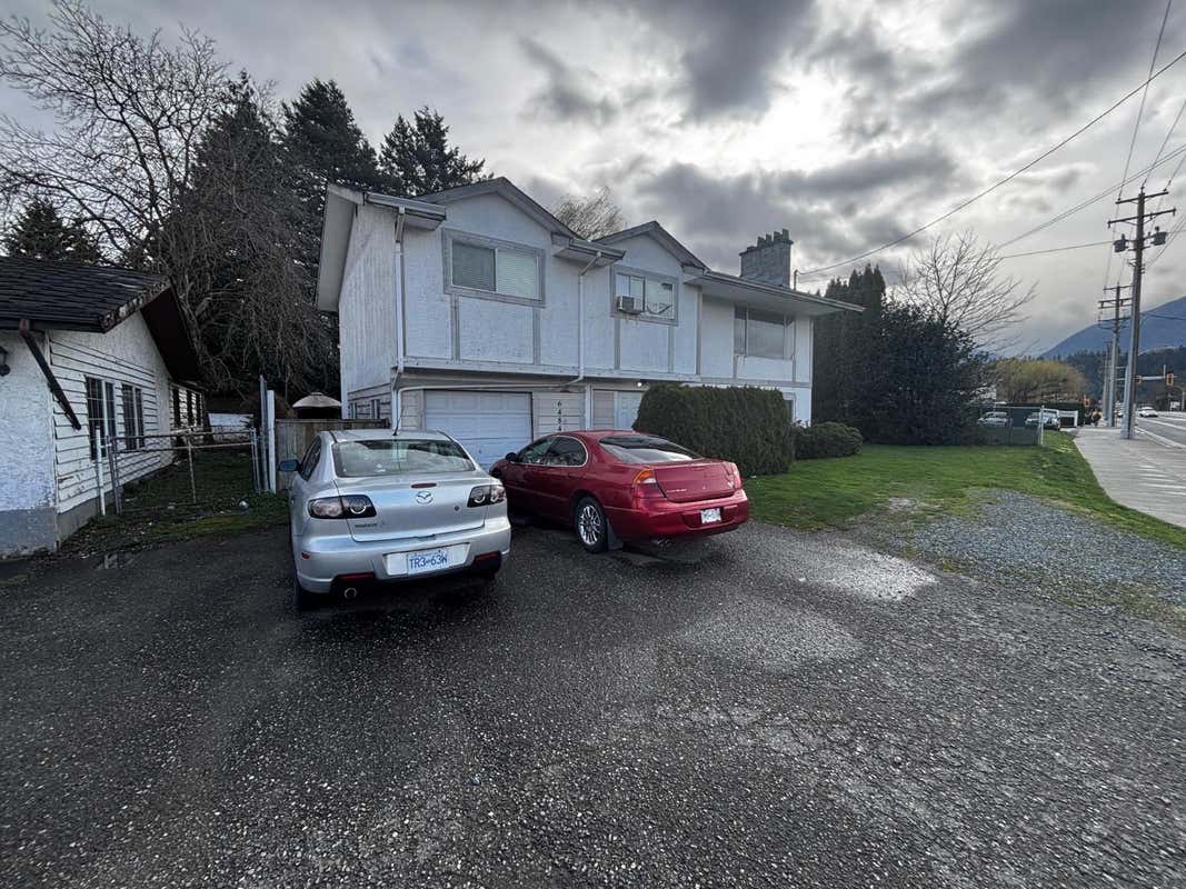 6484 VEDDER ROAD, SARDIS SOUTH