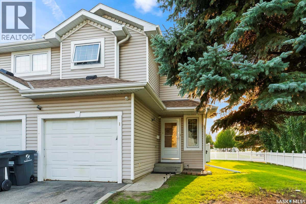1 215 PINEHOUSE DRIVE