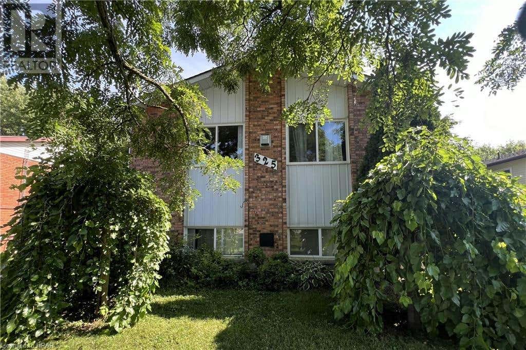 325 MAPLE Ave  